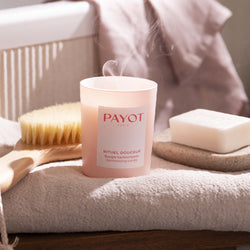 Relaxing Candle with Notes of Jasmine & Musk